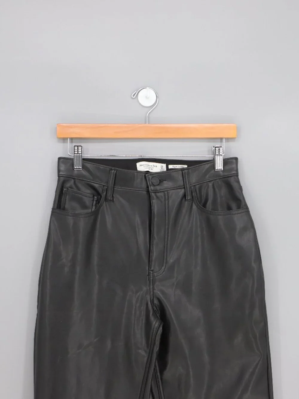NWT Abercrombie & Fitch Vegan Leather Ankle Straight Pant Black Size 28 Short - Picture 4 of 10